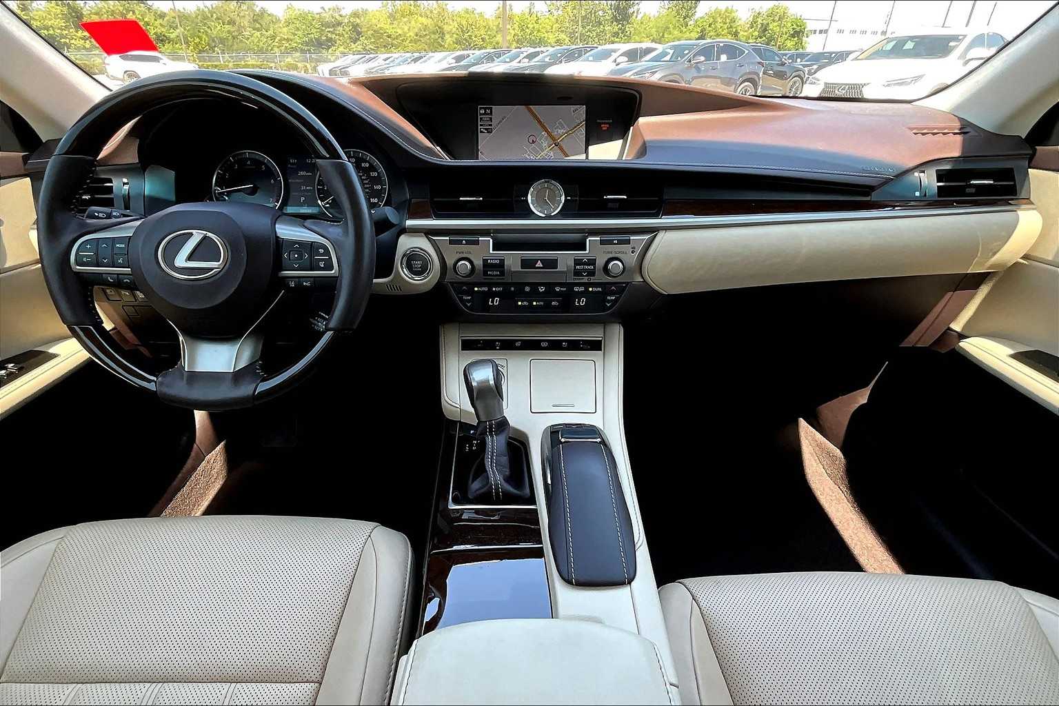 2017 Lexus ES 350 photo 13