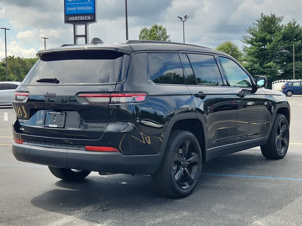 2024 Jeep Grand Cherokee Limited photo 3