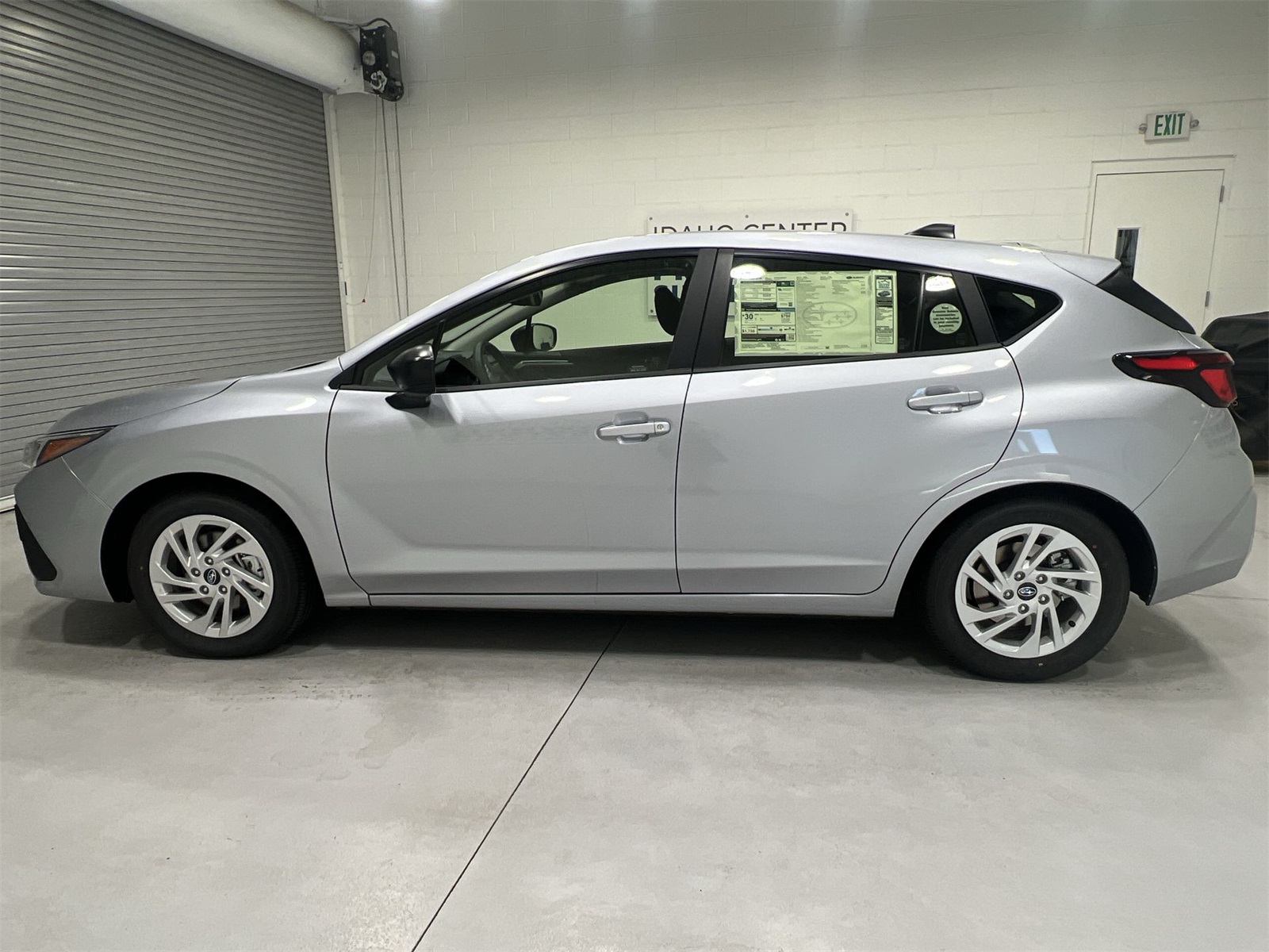 2025 Subaru Impreza Base photo 4