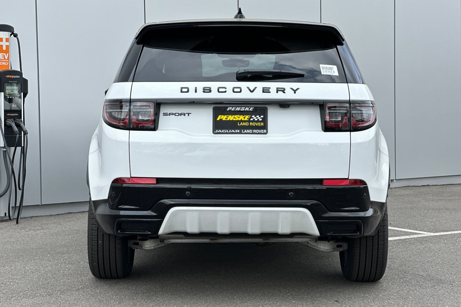 2025 Land Rover Discovery Sport Dynamic SE photo 4