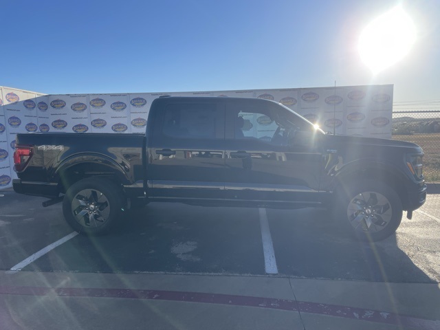 2025 Ford F-150 STX's photo