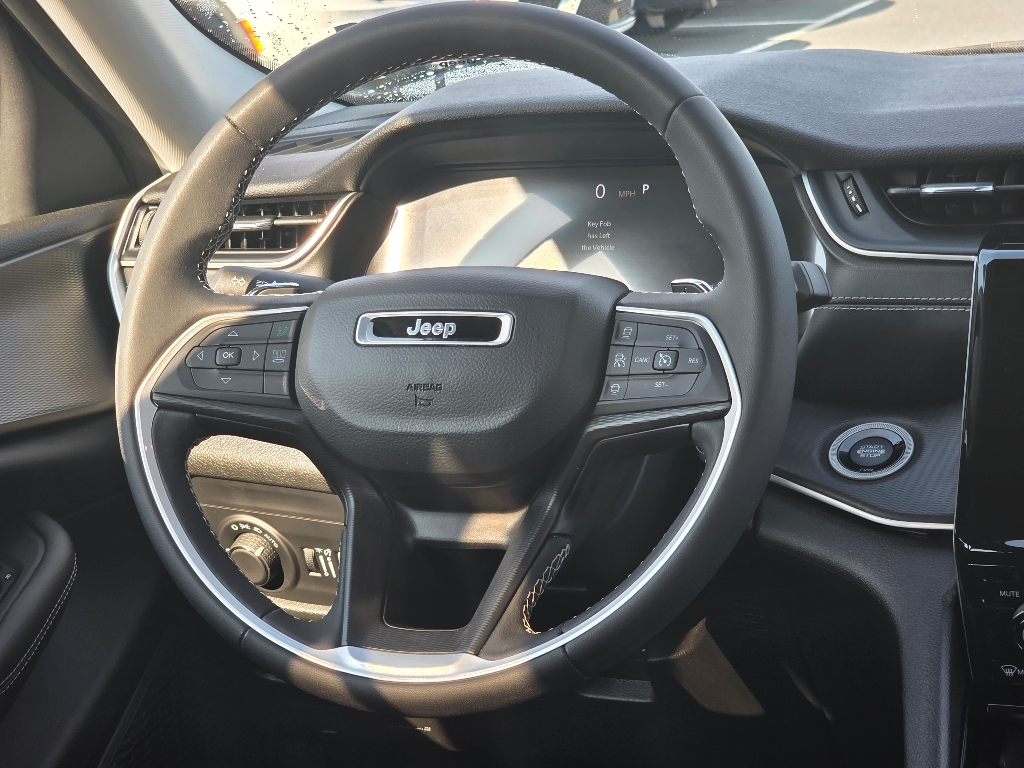 2023 Jeep Cherokee Laredo photo 20