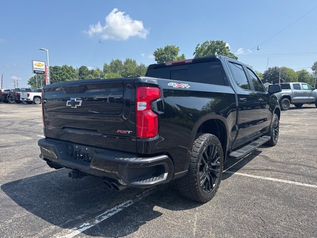 2024 Chevrolet Silverado 1500 RST photo 2