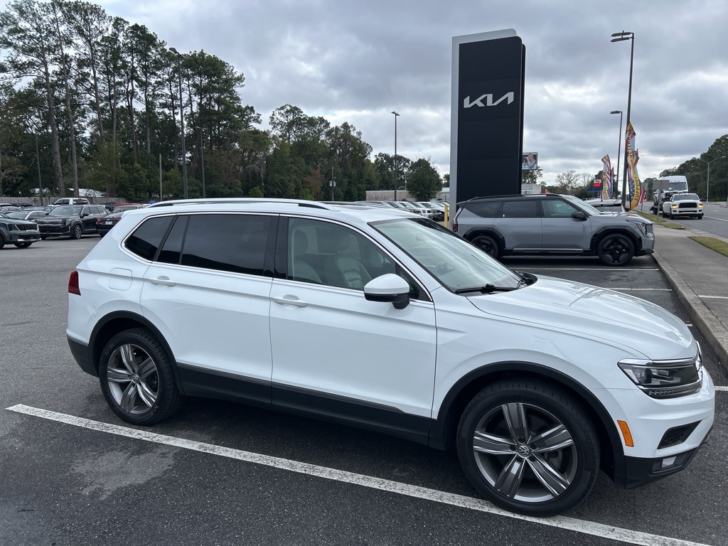 2018 Volkswagen Tiguan SEL Premium photo 3