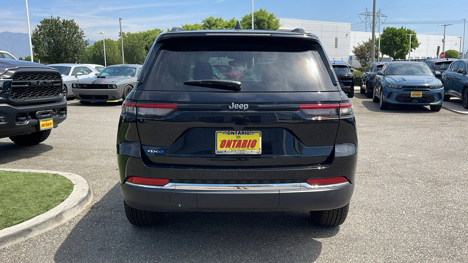 2024 Jeep Cherokee Limited 4xe photo 4