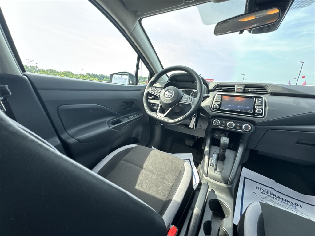 2025 Nissan Versa 1.6 S photo 15