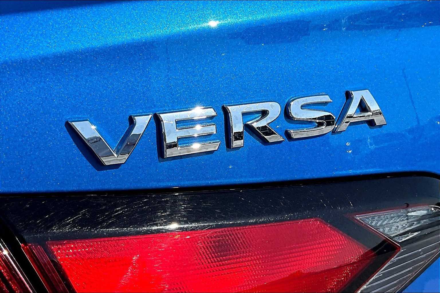 2024 Nissan Versa S photo 9