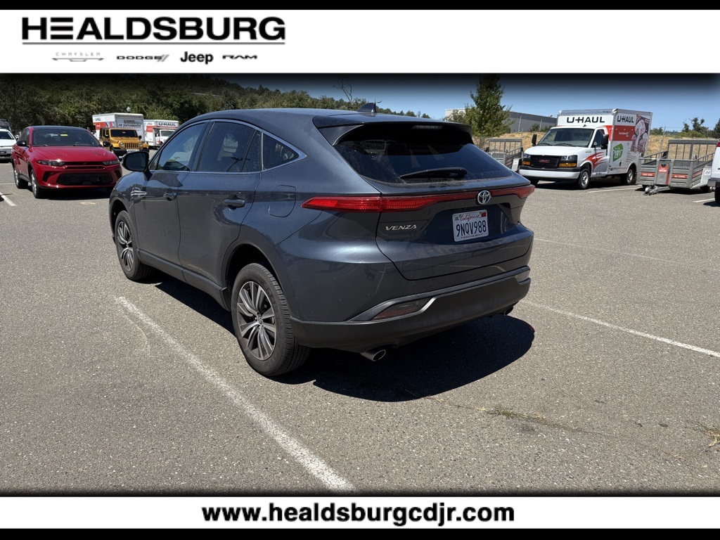 2024 Toyota Venza LE photo 3