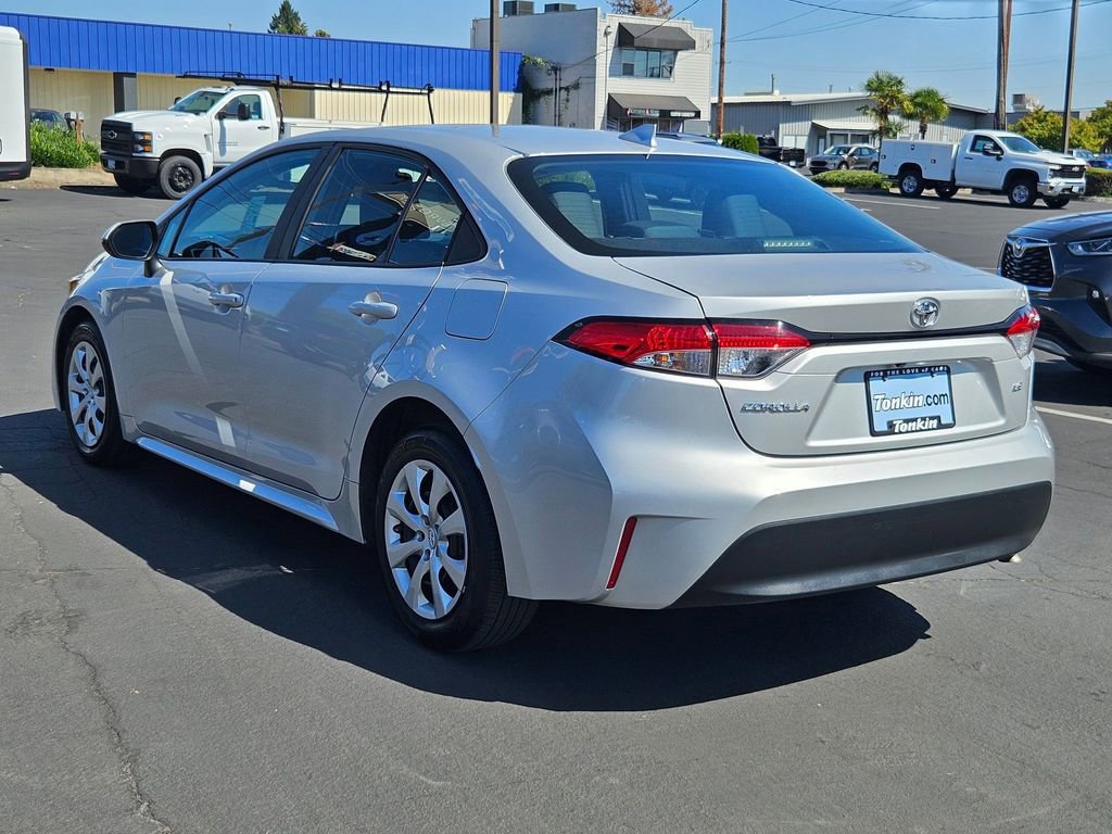 2023 Toyota Corolla LE photo 3