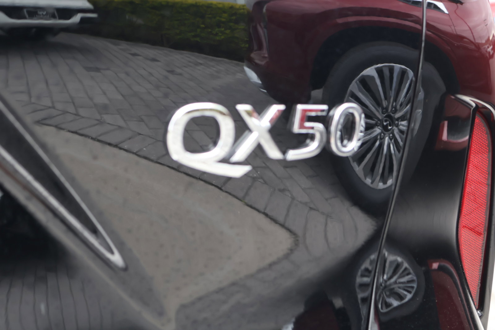 2025 Infiniti QX50 Luxe photo 5