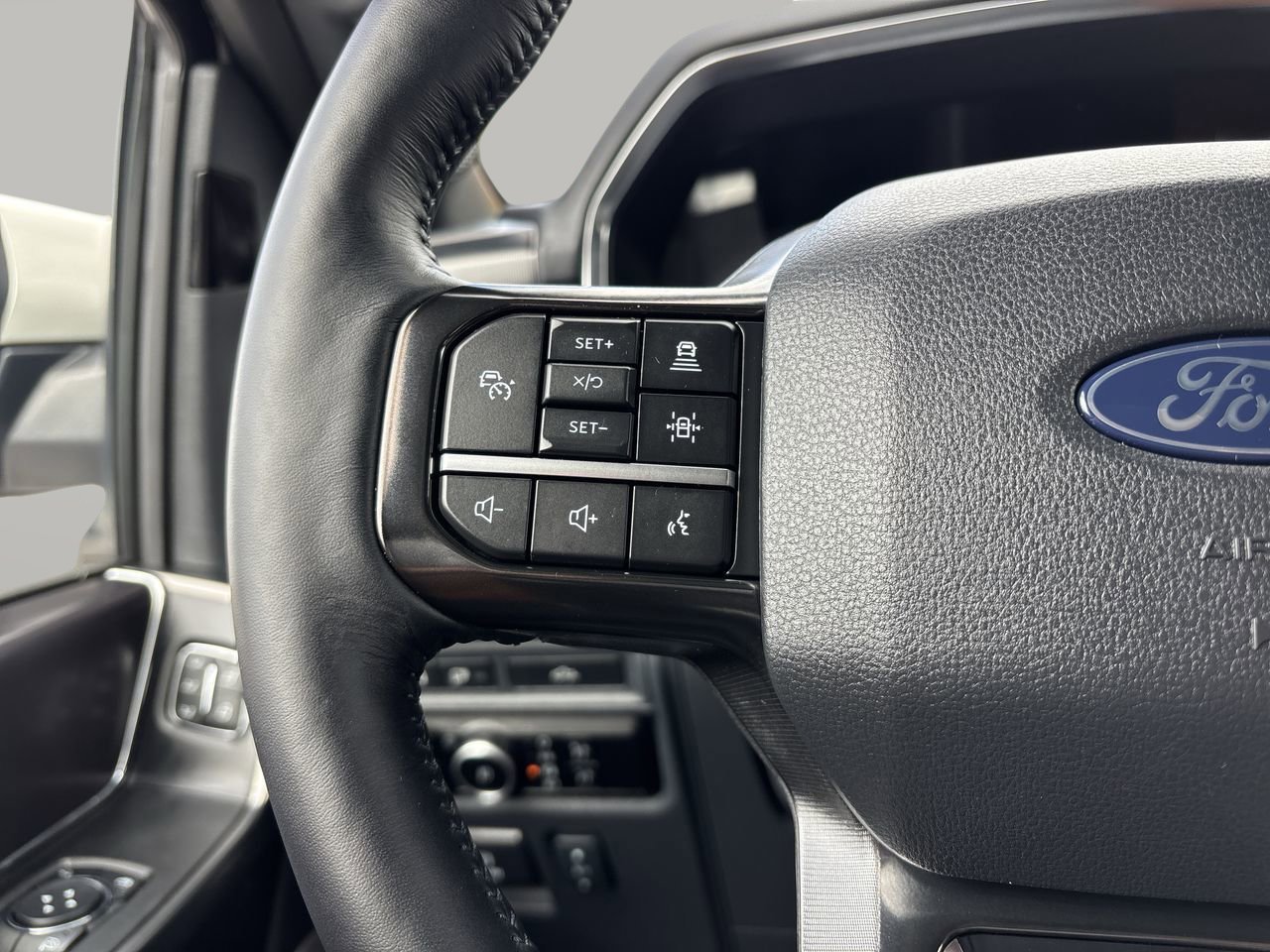 2024 Ford F-150 Platinum photo 26