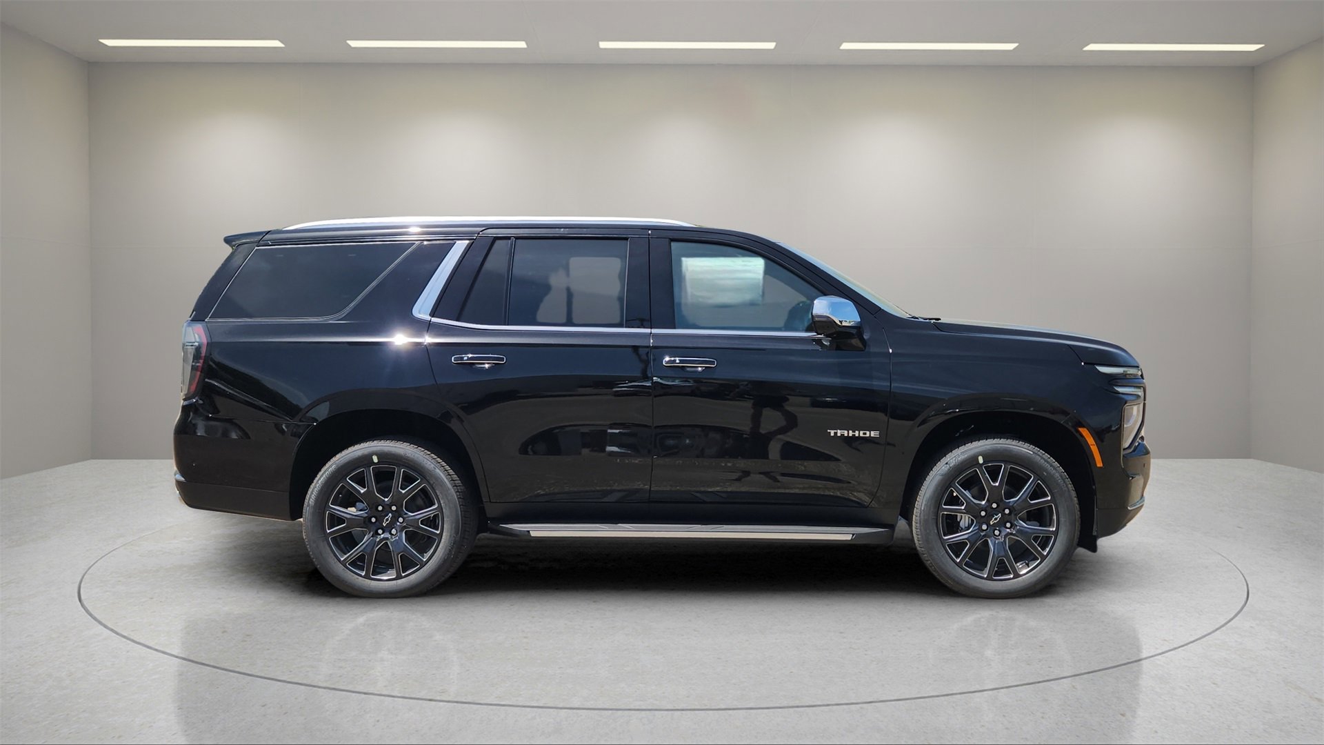 2025 Chevrolet Tahoe Premier photo 2