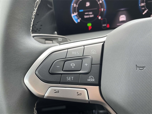 2025 Volkswagen Tiguan SE photo 20