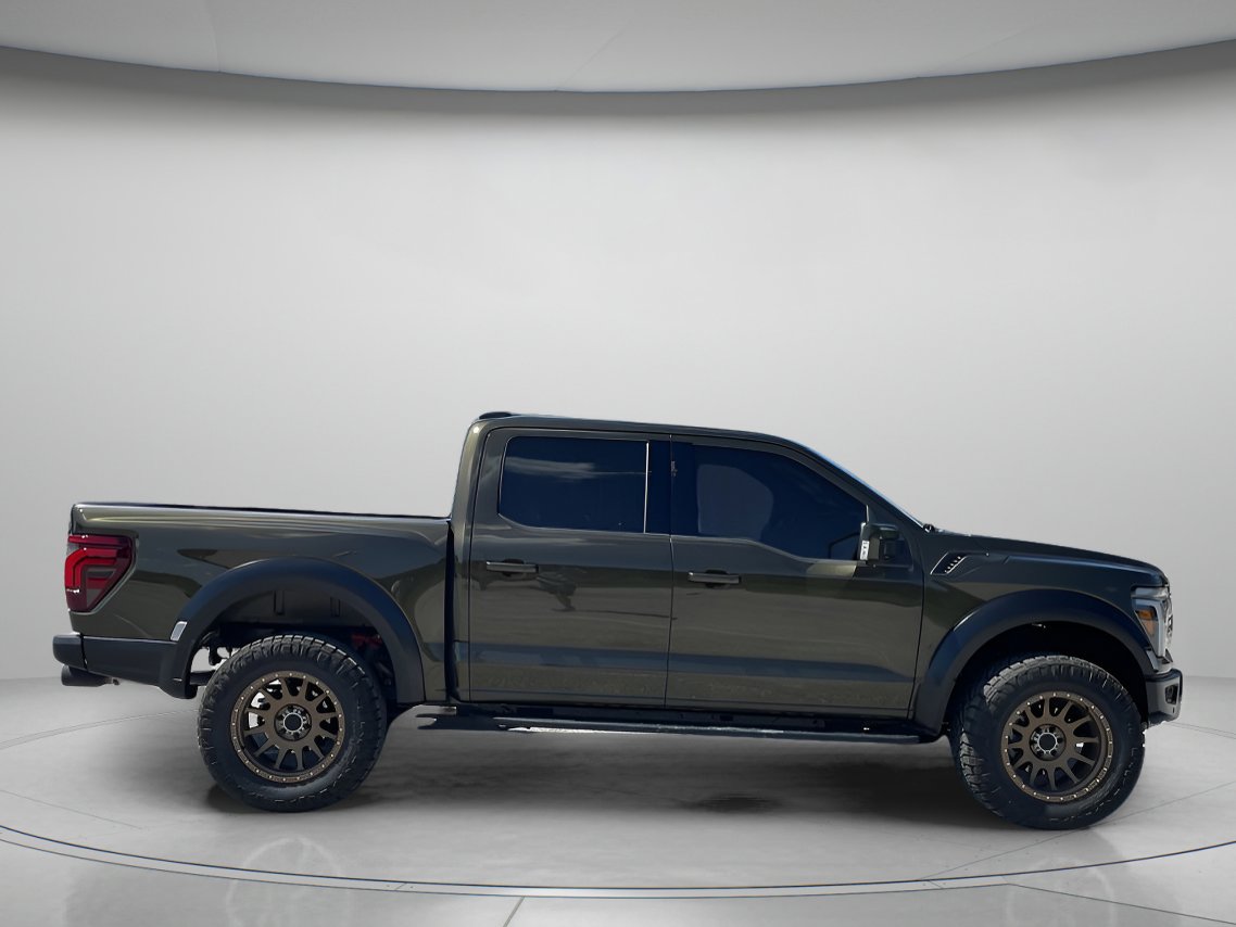 2025 Ford F-150 Raptor photo 2
