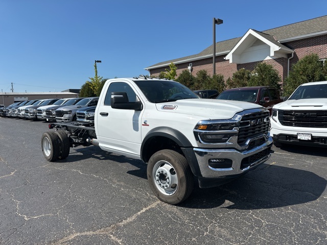 2025 Ram 5500 photo 2