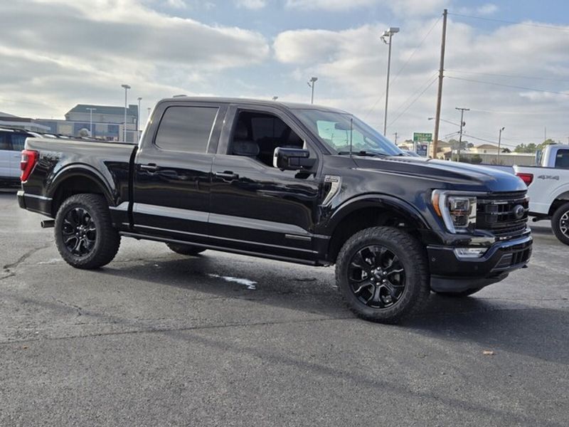 2022 Ford F-150 Platinum's photo