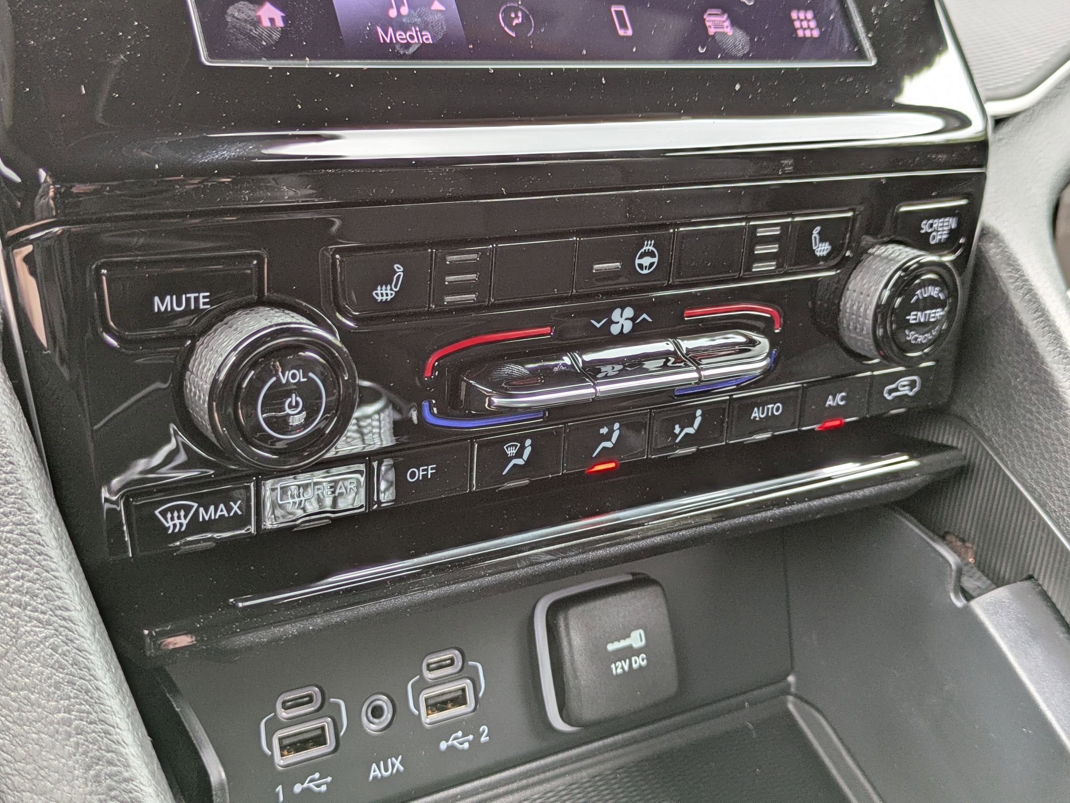 2025 Jeep Grand Cherokee Altitude photo 17