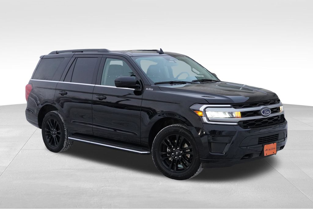 2022 Ford Expedition XLT's photo