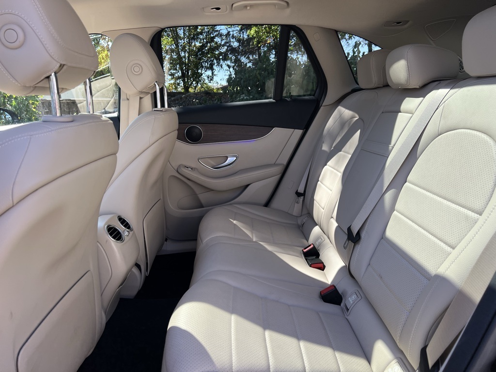 2022 Mercedes Benz GLC 300 4MATIC photo 9