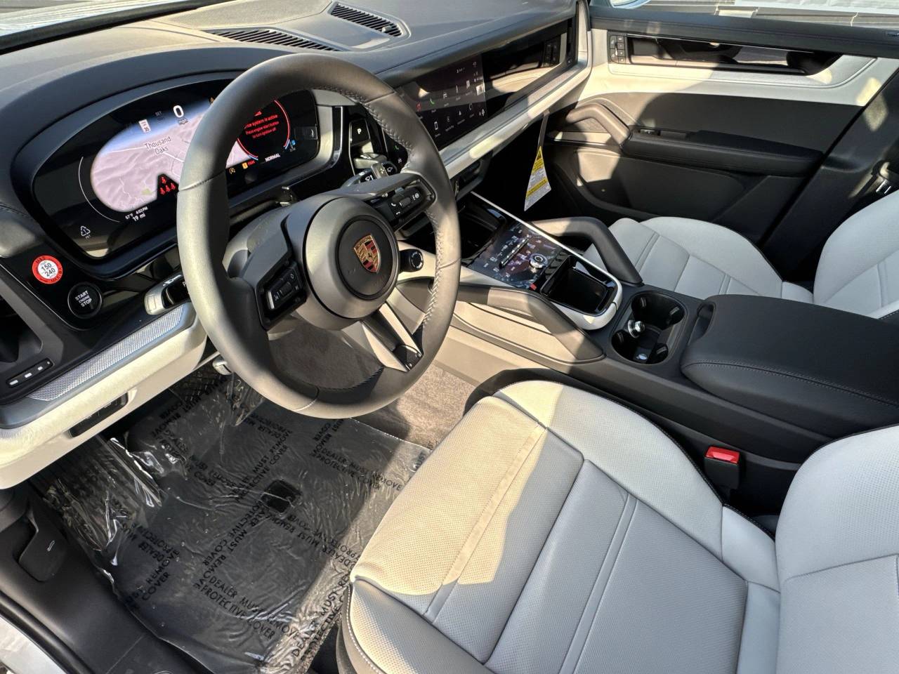 2025 Porsche Cayenne Base photo 4