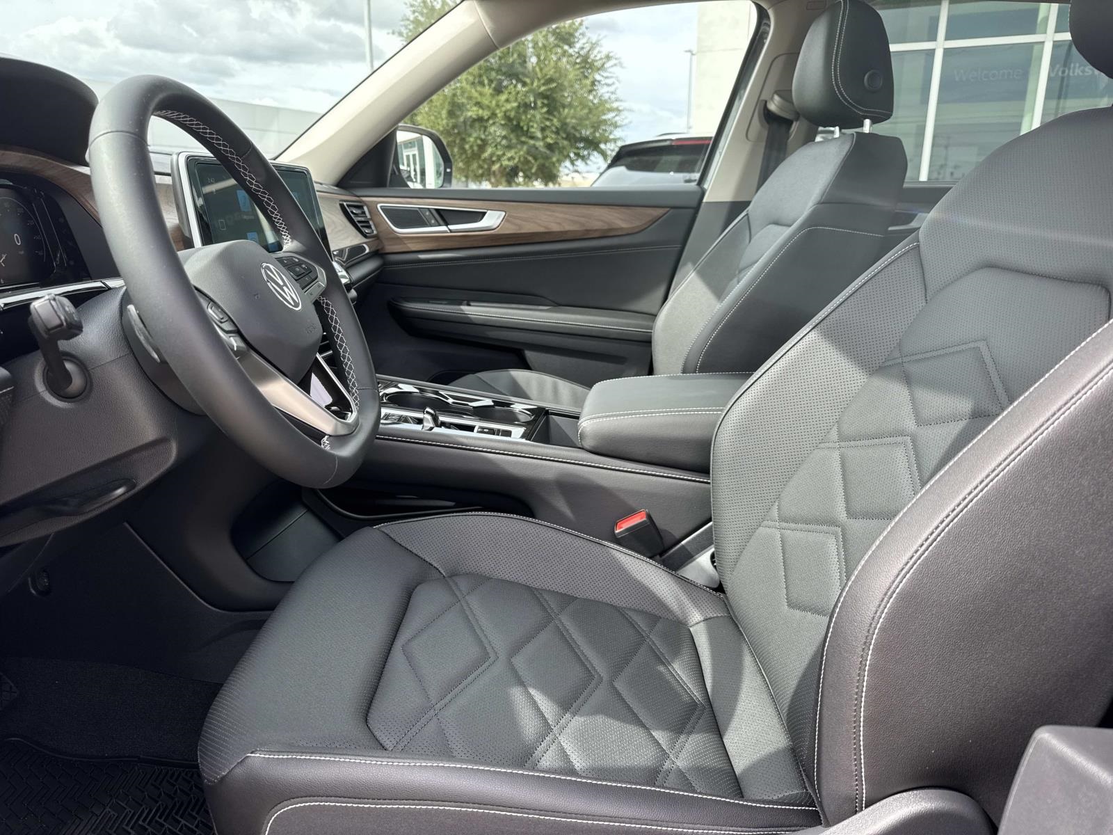 2026 Volkswagen Atlas SE Technology photo 7
