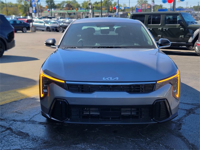 2025 Kia K4 GT-Line photo 8