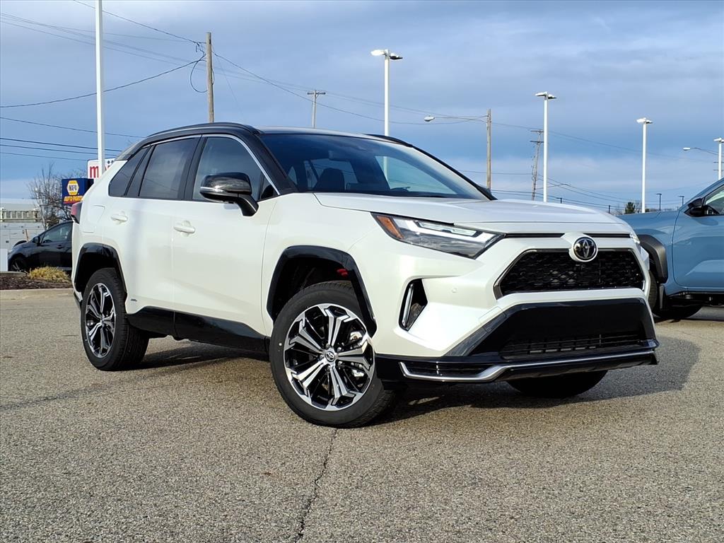 2025 Toyota RAV4 XSE's photo