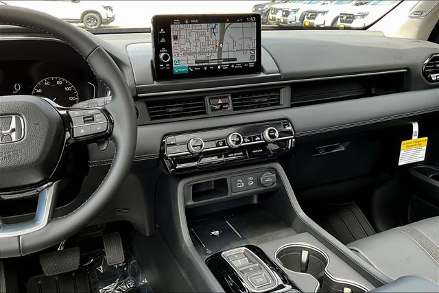 2025 Honda Pilot Touring photo 4
