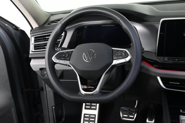 2025 Volkswagen Atlas Peak Edition SE photo 6