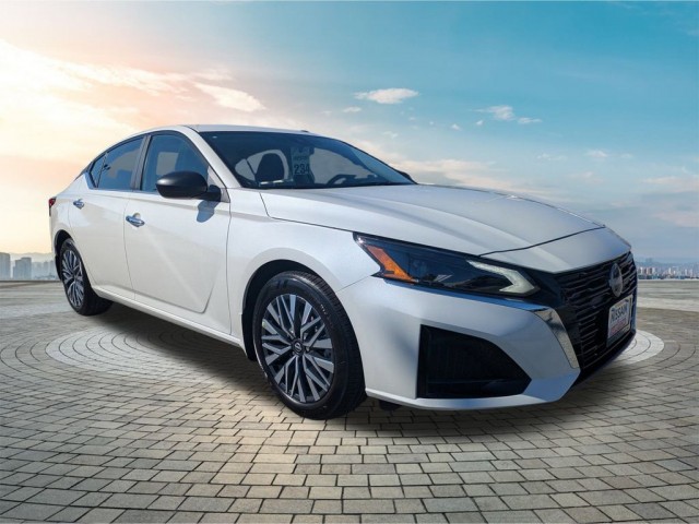 2025 Nissan Altima SV's photo