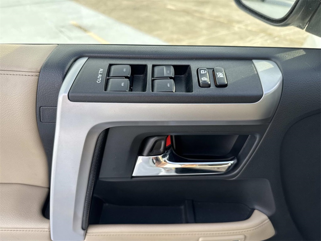 2019 Toyota 4Runner Limited photo 18