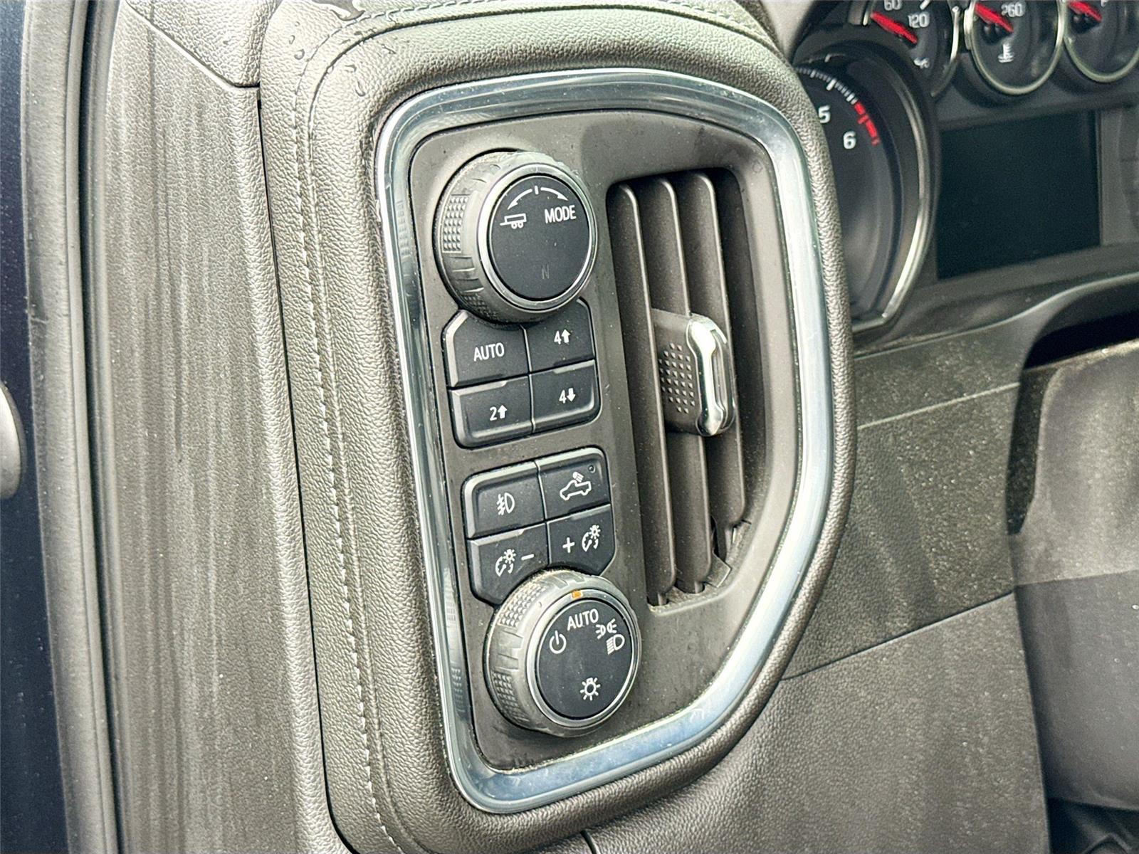 2020 Chevrolet Silverado 1500 RST photo 5