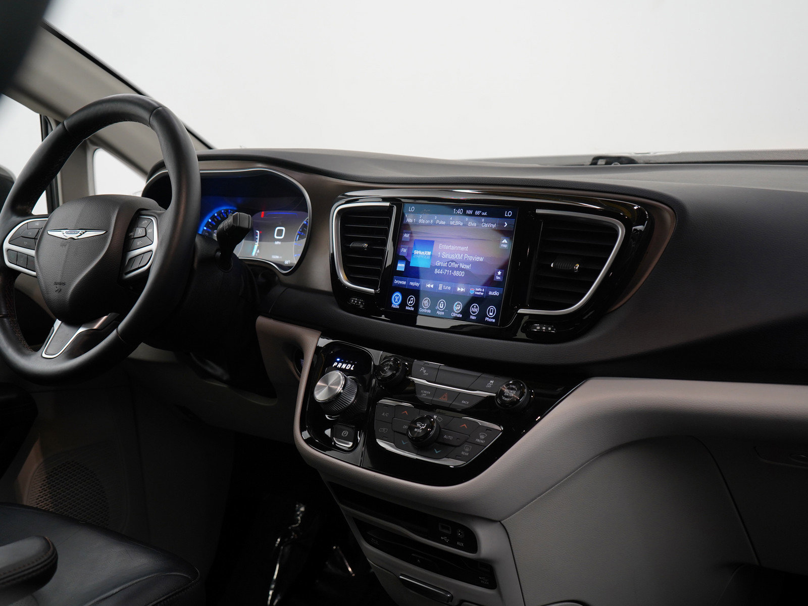 2017 Chrysler Pacifica Touring Plus photo 14