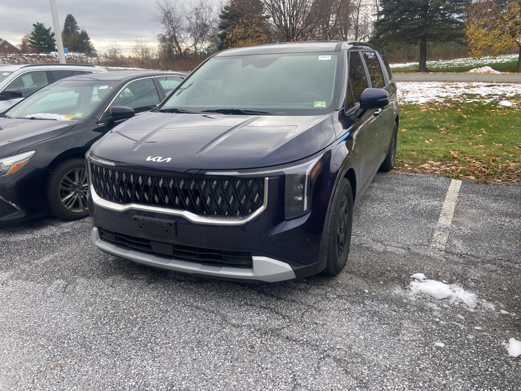 2025 Kia Carnival LXS photo 3