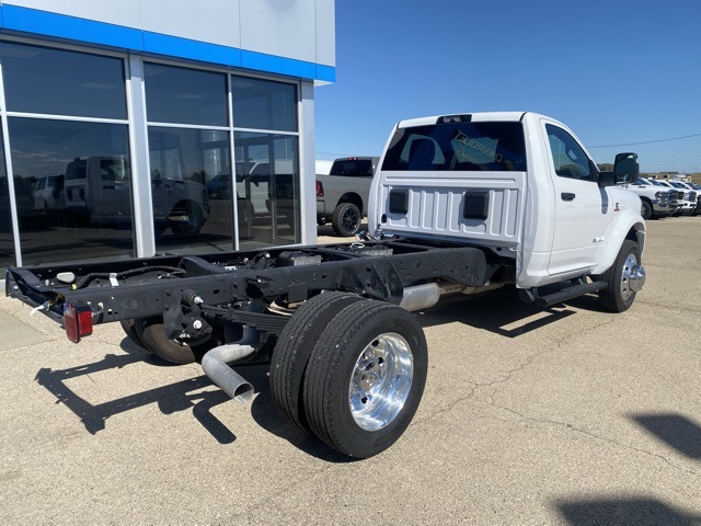 2025 Ram 5500 photo 2