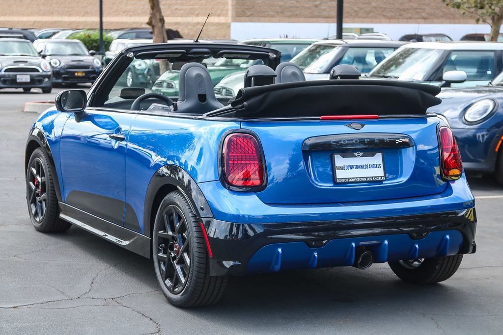 2026 Mini Cooper Convertible Iconic photo 12
