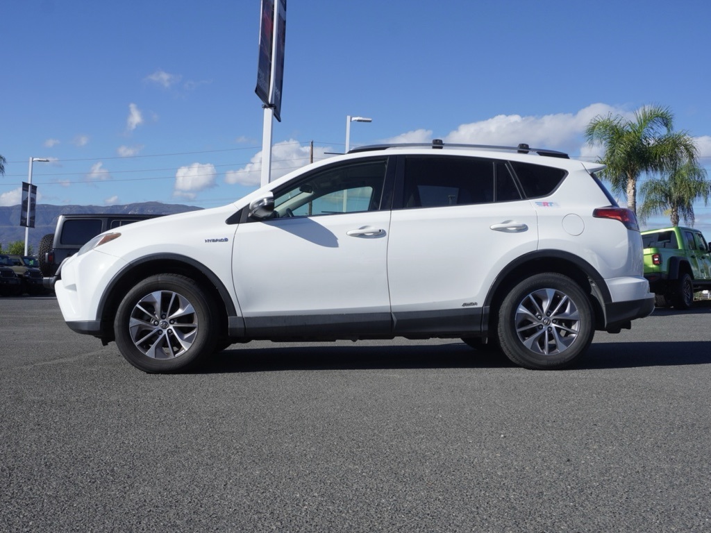 2018 Toyota RAV4 Hybrid XLE photo 7