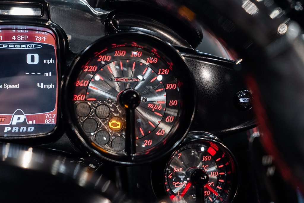 2017 Pagani Huayra photo 23