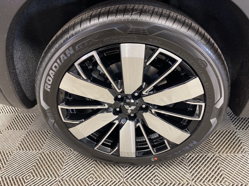 2025 Mitsubishi Outlander SE photo 27