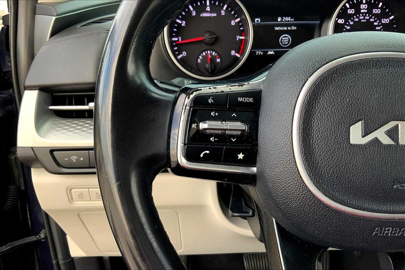 2022 Kia Carnival LXS photo 22