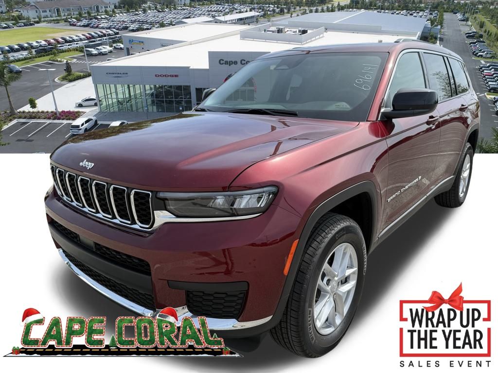 2025 Jeep Grand Cherokee L Laredo's photo