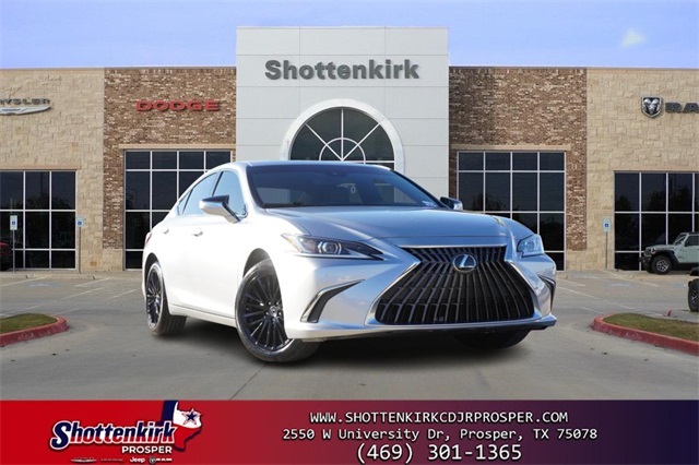 2024 Lexus ES 250's photo
