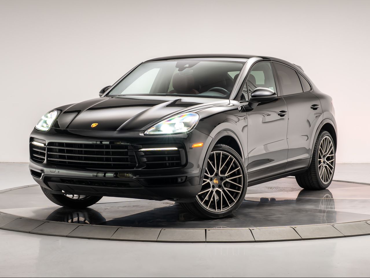 2023 Porsche Cayenne Coup Platinum Edition's photo