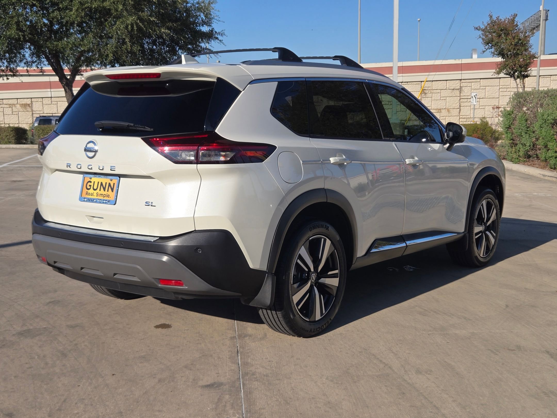 2021 Nissan Rogue SL photo 3