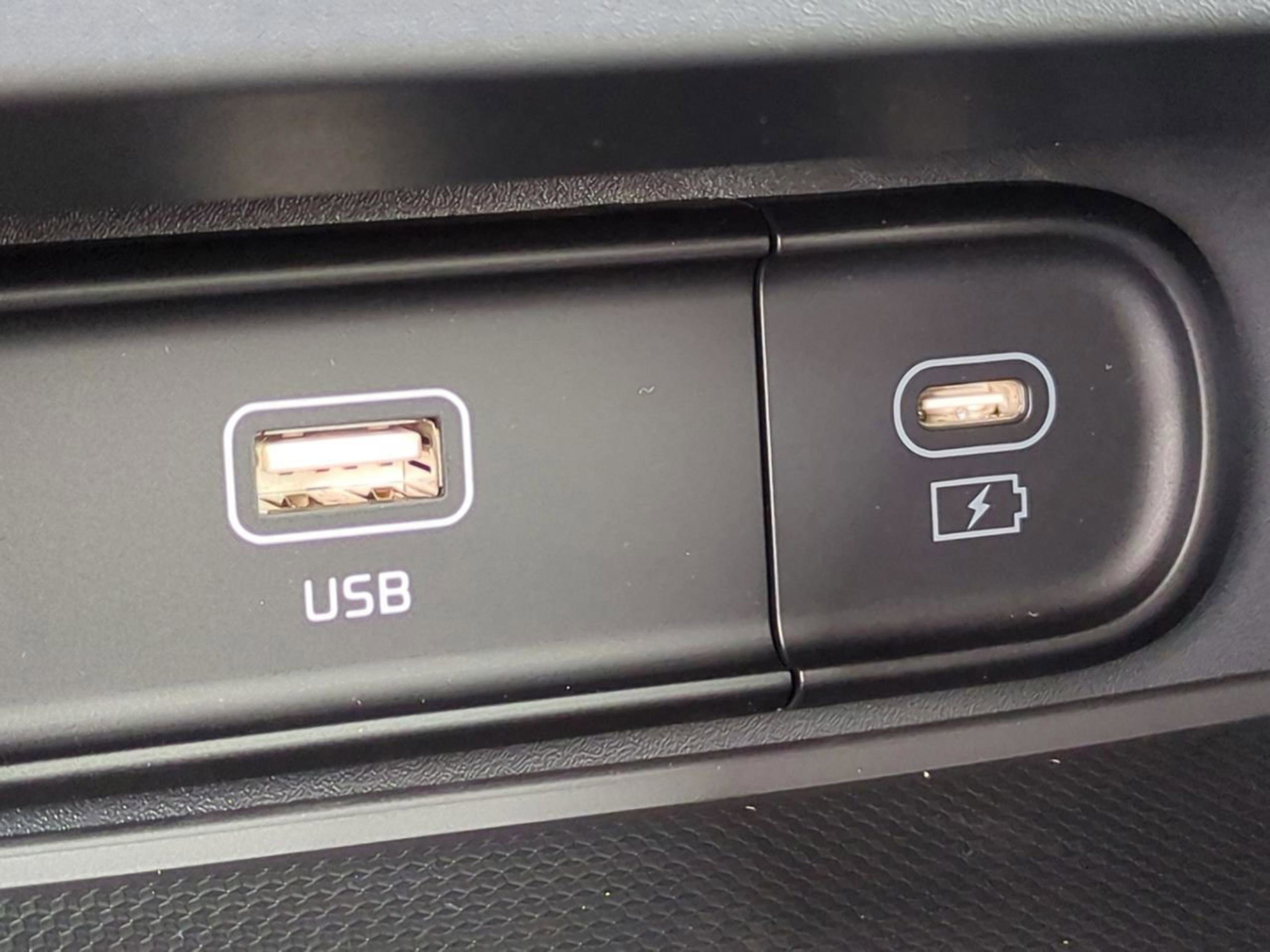 2025 Kia Soul S photo 25