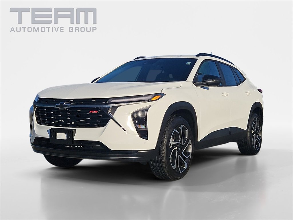 2025 Chevrolet Trax photo 3