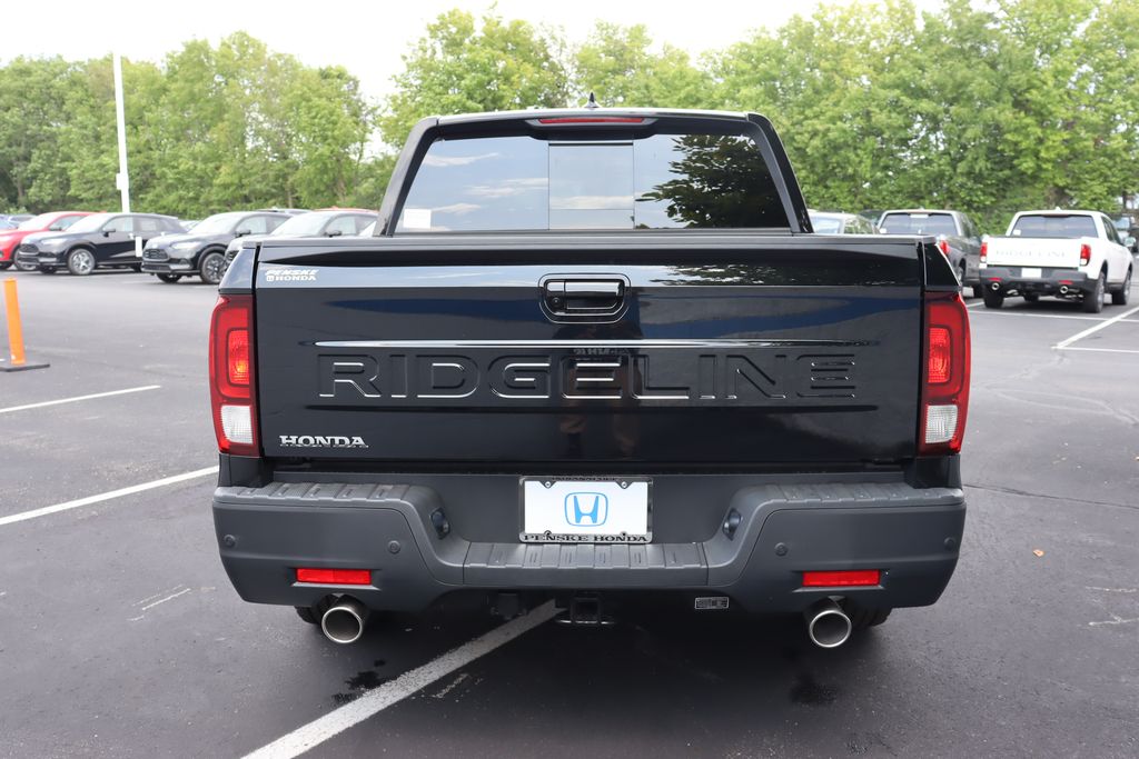 2025 Honda Ridgeline Black Edition photo 3
