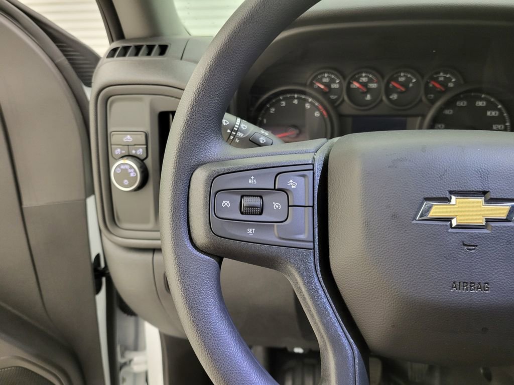 2025 Chevrolet Silverado 1500 photo 3