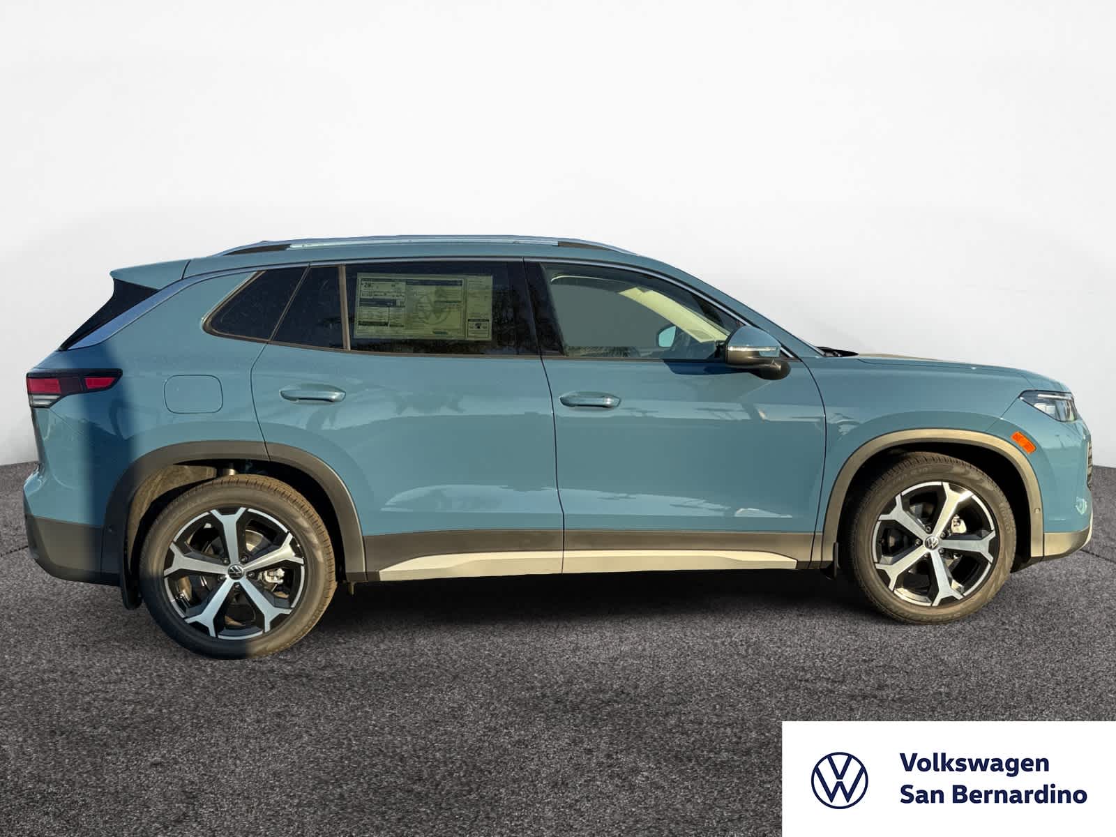 2025 Volkswagen Tiguan SE photo 6