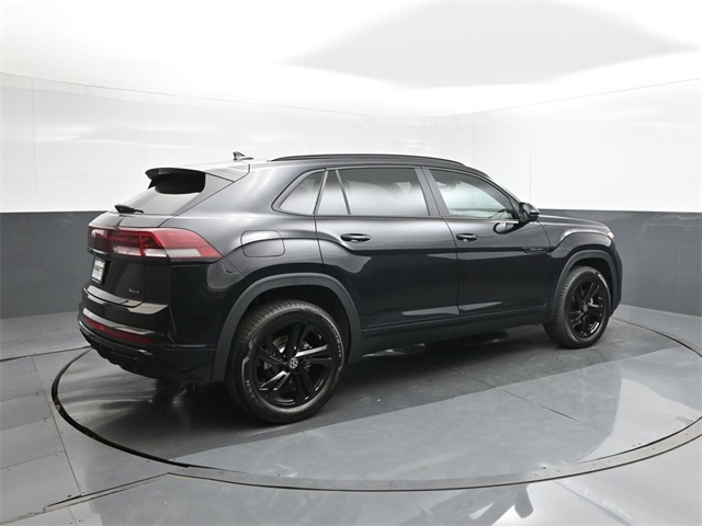 2025 Volkswagen Atlas Cross Sport SEL R-Line photo 14